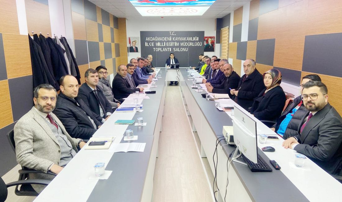 Akdağmadeni İlçesi’nde, kamu kurum ve kuruluşları tarafından yürütülen hizmetlerin değerlendirildiği