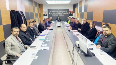 Akdağmadeni İlçesi’nde, kamu kurum ve kuruluşları tarafından yürütülen hizmetlerin değerlendirildiği