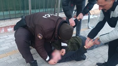 Yozgat’ta Sokak ortasında sağlık problemi nedeniyle kriz geçiren bir gence