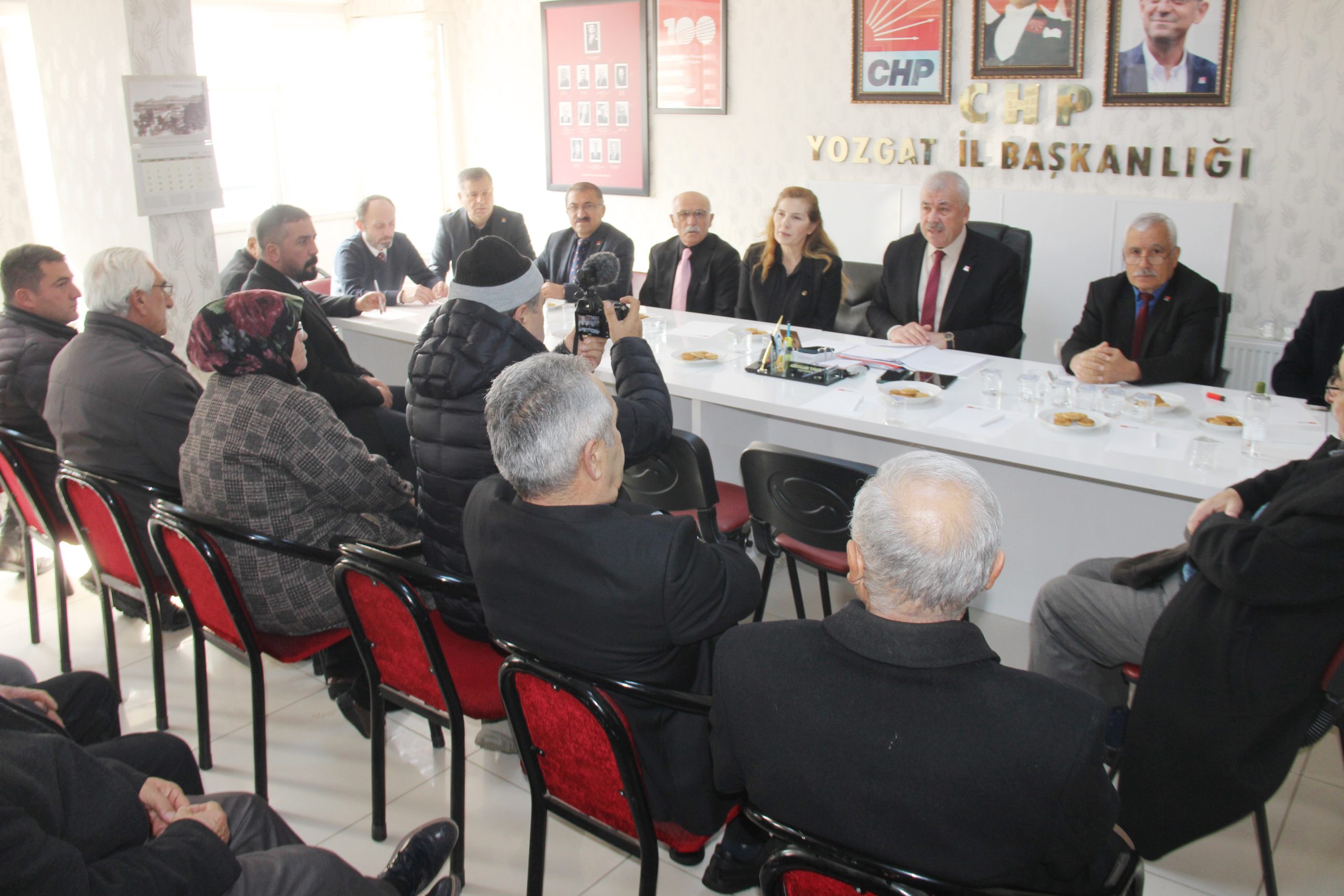 Cumhuriyet Halk Partisi (CHP) Yozgat İl Başkanı Abdullah Yaşar, Vatandaşları