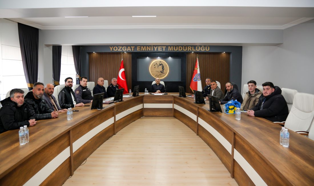 Yozgat İl Emniyet Müdürü Recep Tecimer, ildeki futbol kulüpleri temsilcileriyle