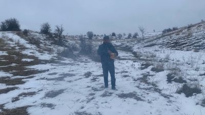 Yozgat’ta kar yağışı sonrası doğaya duyarlılık gösteren hayvanseverler, zorlu kış