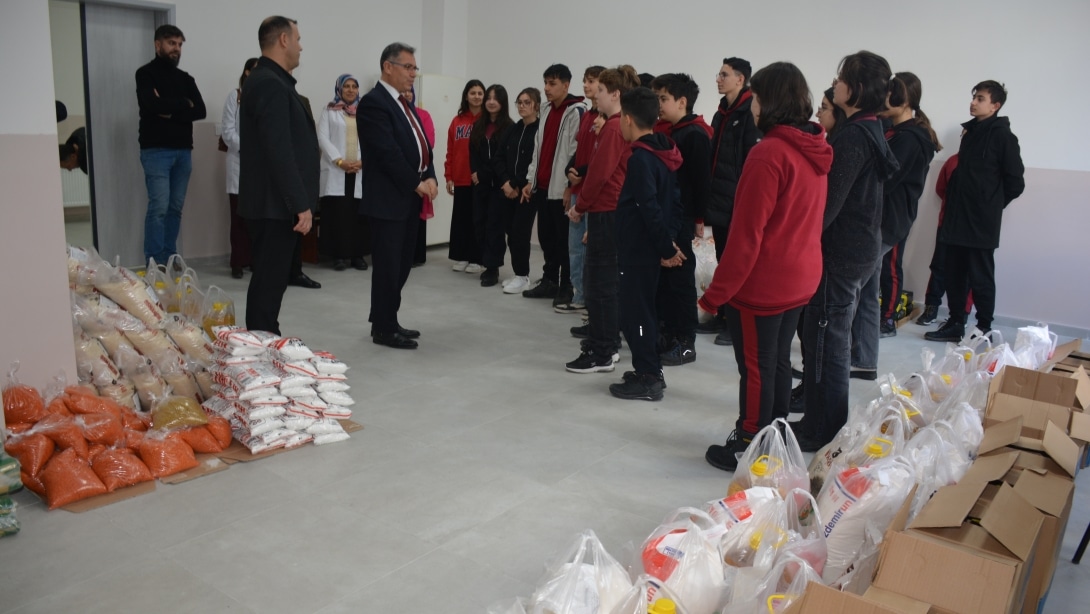 Yozgat Kınalıhasan Ortaokulu öğrencileri, ramazan ayına sayılı günler kala; öğretmenlerinin