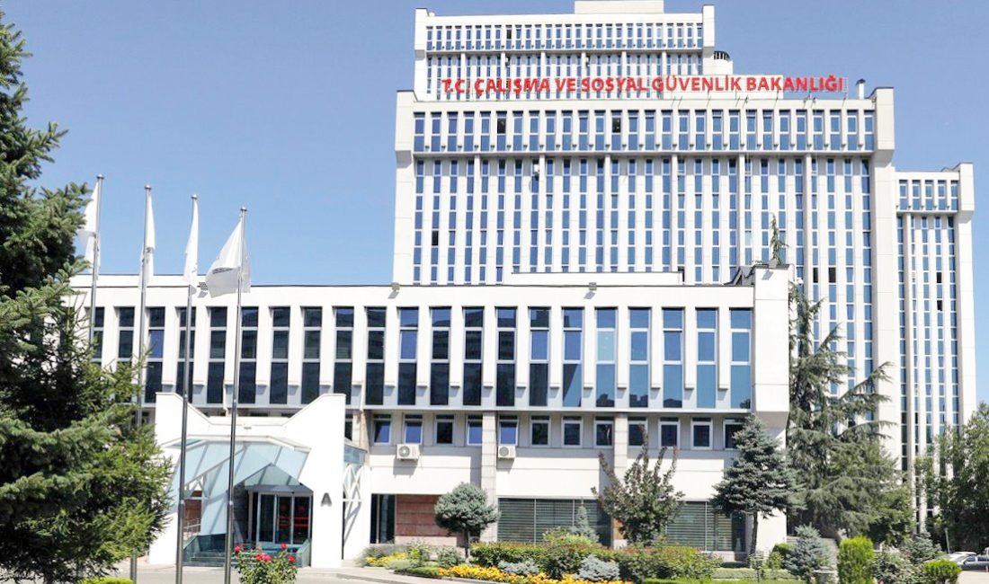 Çalışma ve Sosyal Güvenlik Bakanı Vedat Işıkhan, kendi işini kurmak