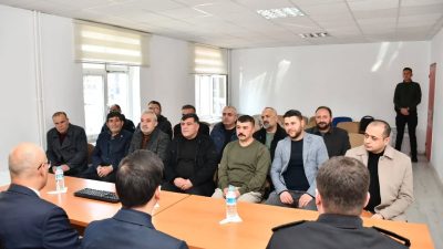 Sorgun Kaymakamı İhsan Emre Aydın, ilçedeki muhtarlarla ile bir toplantı