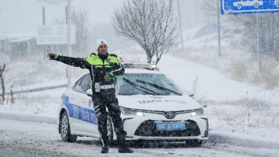 Yozgat’ta etkili olan yoğun kar ve tipi, günlük yaşamı olumsuz