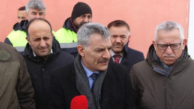 Yozgat’ta etkili olan kar yağışı ve tipi sonrası yol durumu