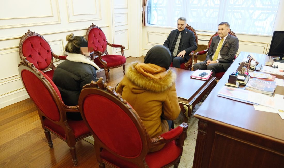 Yozgat Valisi Mehmet Ali Özkan, her hafta belirli günlerde makamında