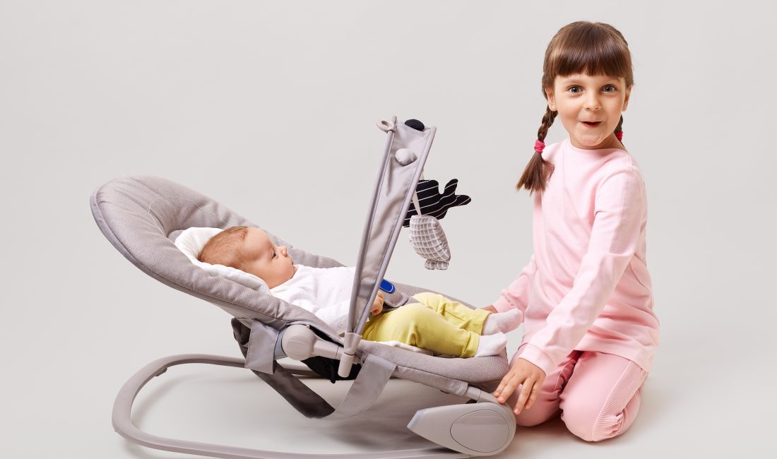 Bebek ana kucağı ergonomik yapıları sayesinde bebeklerin güvenli bir şekilde