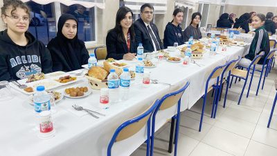 Akdağmadeni Kaymakamı Cafer Kaymakçı ve eşi Ümmühan Kaymakçı, Ramazan ayında