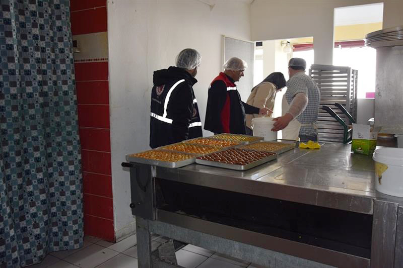 Yozgat'ta Ramazan ayının başlamasıyla birlikte fırınlar ve tatlı üretimi yapan