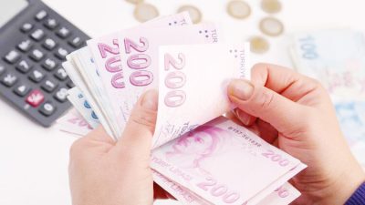 Milyonlarca emekliyi ilgilendiren müjdeli haber geldi. AK Parti Grup Başkanvekili