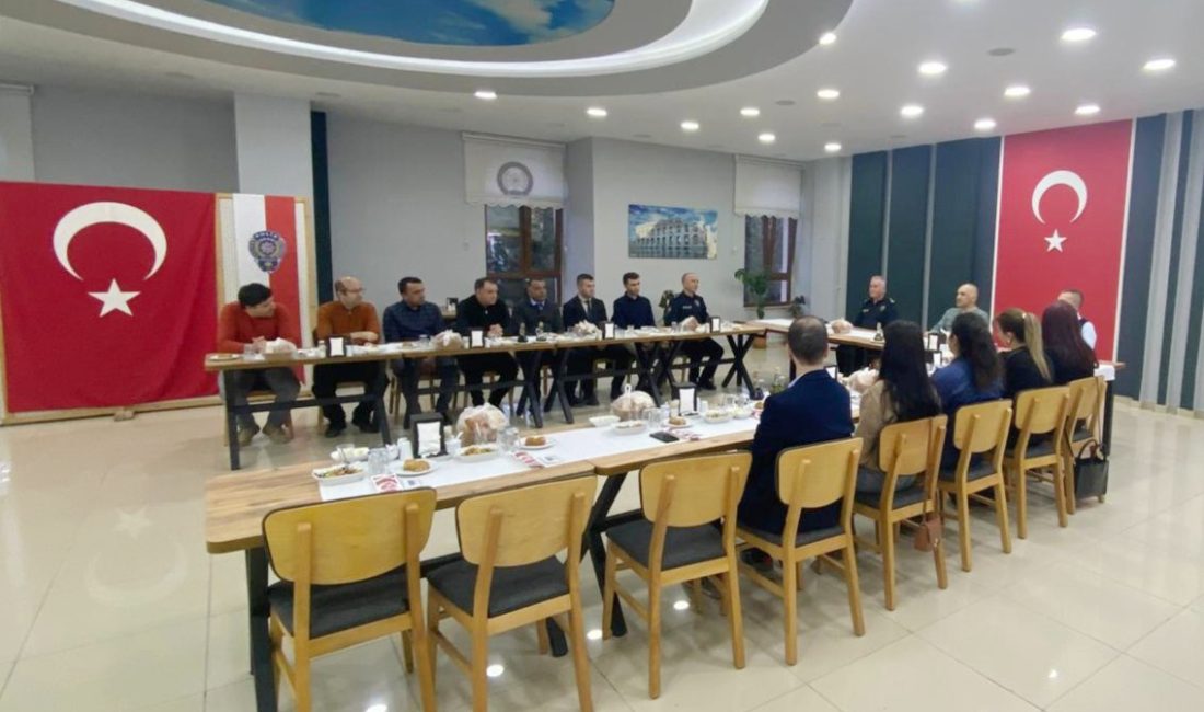 Yozgat İl Emniyet Müdürü Recep Tecimer, emniyet teşkilatı personeliyle iftar