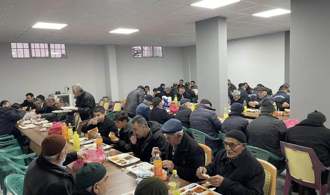 Saraykent Kaymakamı Mete Öztürk, Ramazan ayı kapsamında Çiçekli Köyü'nde düzenlenen