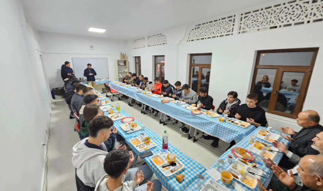 Yozgat İl Müftülüğü’ne bağlı Bozok Üniversitesi Diyanet Gençlik Merkezi'nde iftar