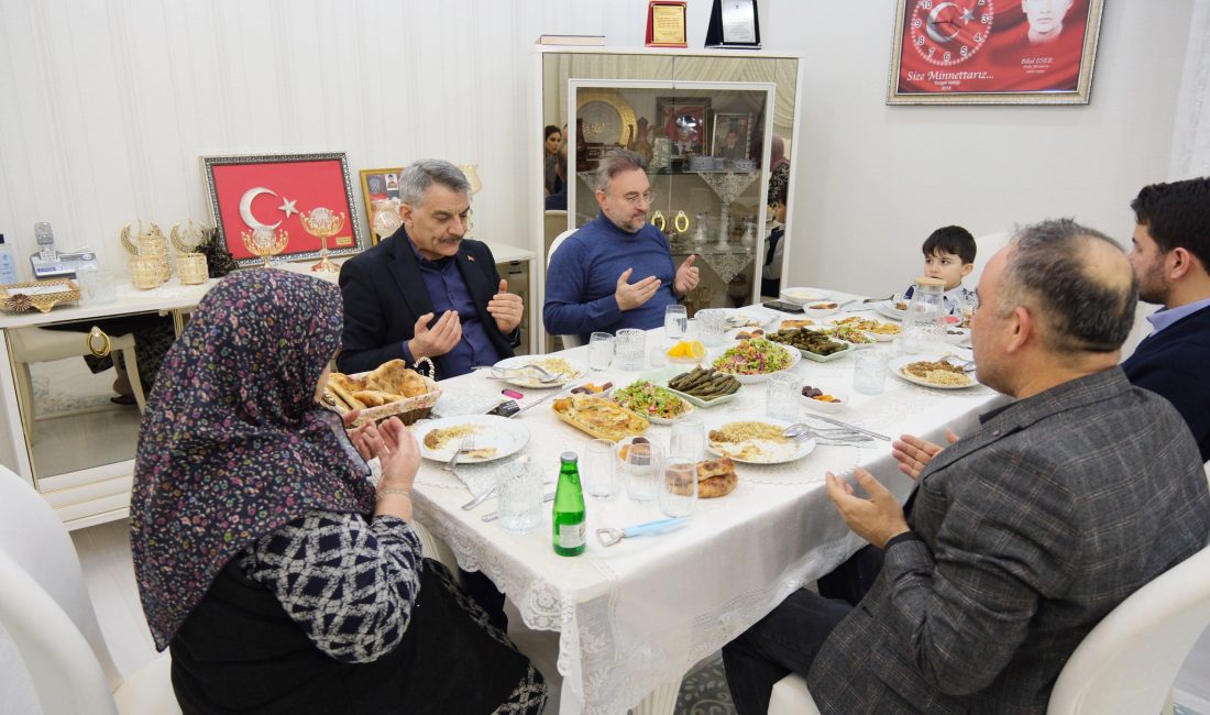 Yozgat Valisi Mehmet Ali Özkan, beraberinde Bozok Üniversitesi Rektörü Prof.