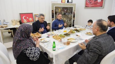 Yozgat Valisi Mehmet Ali Özkan, beraberinde Bozok Üniversitesi Rektörü Prof.