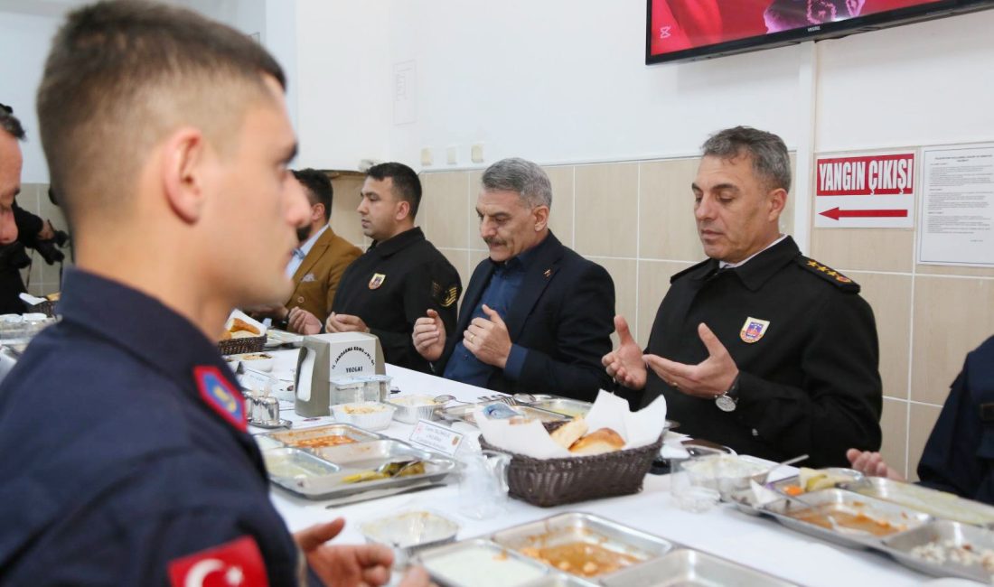 Yozgat Valisi Mehmet Ali Özkan, İl Jandarma Komutanlığı’nda düzenlenen iftar