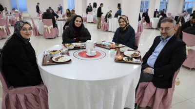 Bozok Üniversitesi öğrencileri ve yerel basın mensupları için düzenlenen iftar