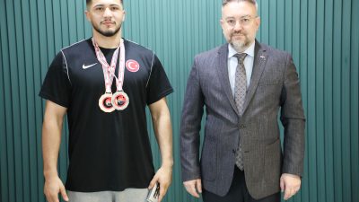 Yozgat Bozok Üniversitesi Spor Bilimleri Fakültesi üçüncü sınıf öğrencisi ve