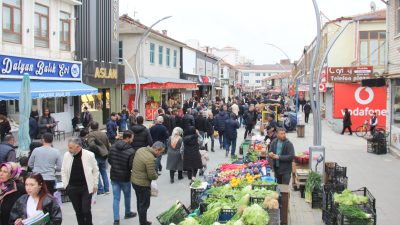 Ramazan Bayramına iki gün kala bayram telaşı da zirveye yaklaşıyor.