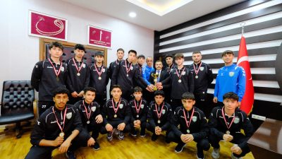 Yozgat U18 Ligi’nde şampiyonluğa ulaşarak önemli bir başarıya imza atan