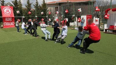 Çocuk Evleri Sitesi ve Çocuk Evlerinde kalan çocuklar için baharın