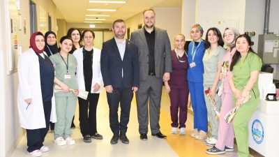 Yozgat Şehir Hastanesi'nde, 21-28 Nisan Ebeler Haftası dolayısıyla hastanede çalışan