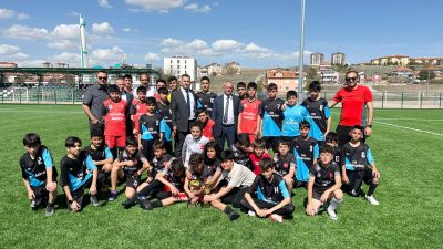 Sarıkaya ilçesinde düzenlenen Ortaokullar Arası Futbol Turnuvası büyük bir heyecanla