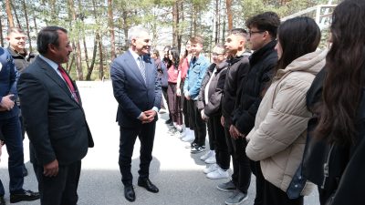 Yozgat Valisi Mehmet Ali Özkan, Eskipazar Mahallesi Çamlıkaltı Camii'nde geçtiğimiz