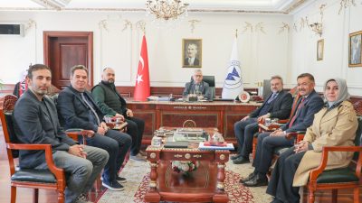 Bozok Üniversitesi Rektörü Prof. Dr. Evren Yaşar, öğrencilerin yaşadığı ulaşım