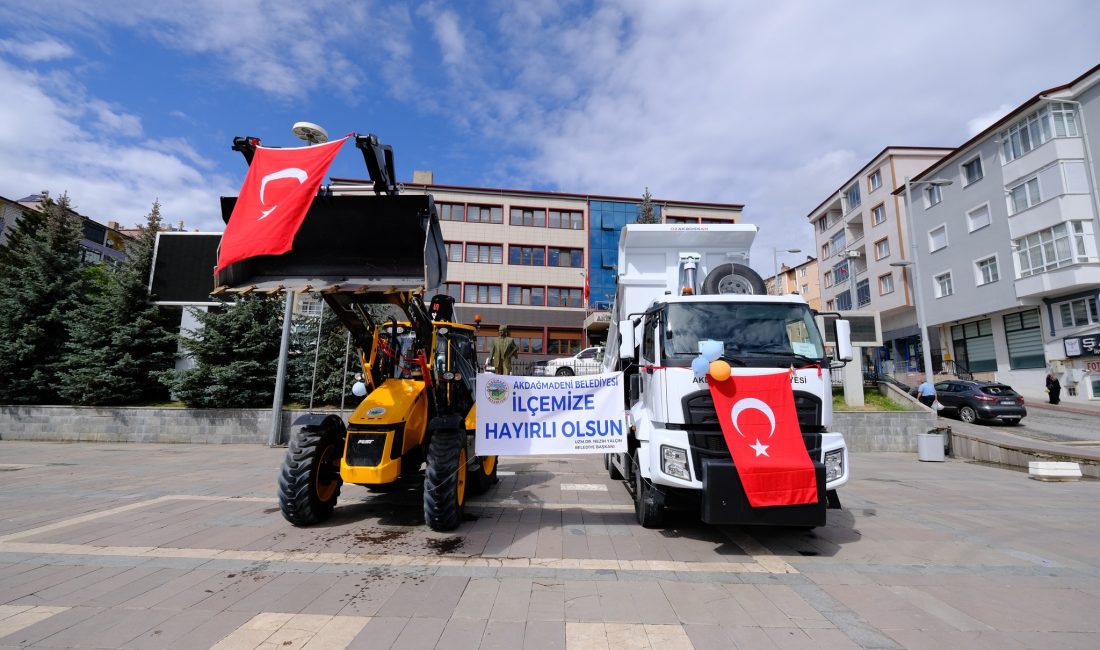 Akdağmadeni Belediyesi, hizmet kapasitesini artırmak amacıyla araç filosuna 2 yeni