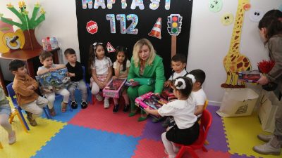 Yozgat Valisi Mehmet Ali Özkan’ın eşi Arzu Özkan, Erdoğan Akdağ