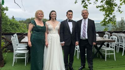 Aynur ve Resul Caner çiftinin oğulları Emre Caner ile Hacer