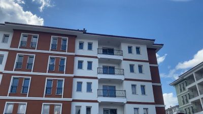 Yozgat Karatepe Mahallesi'nde yapımı devam eden TOKİ konutlarında çalışan bir