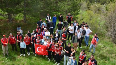 Yozgat’ta ortaöğretim okullarında kurulan Afete Hazırlık Kulübü öğrencilerinden oluşan Genç