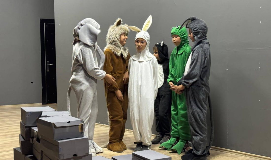 Sarıkaya ilçesinde, öğrencilerin yaratıcılıklarını sahneye taşıdığı anlamlı bir etkinlik gerçekleştirildi.