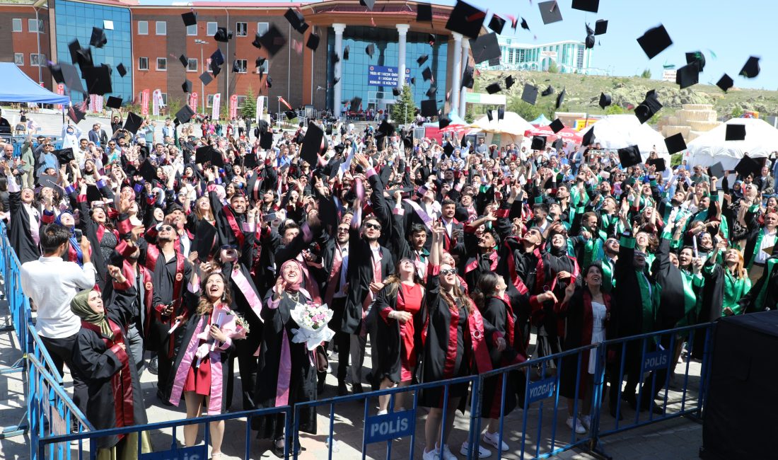 Yozgat Bozok Üniversitesi’nde 2024-2025 akademik yılı lisans eğitimini başarıyla tamamlayan