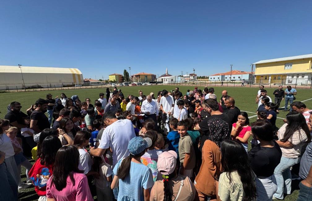 Boğazlıyan Belediyesi tarafından çocuklara yönelik düzenlenen Yaz Spor Okulu’nun açılış