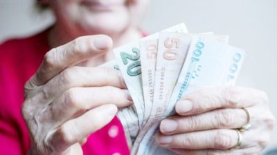 AK Parti, milyonlarca emekliyi ilgilendiren önemli bir maaş düzenlemesi için