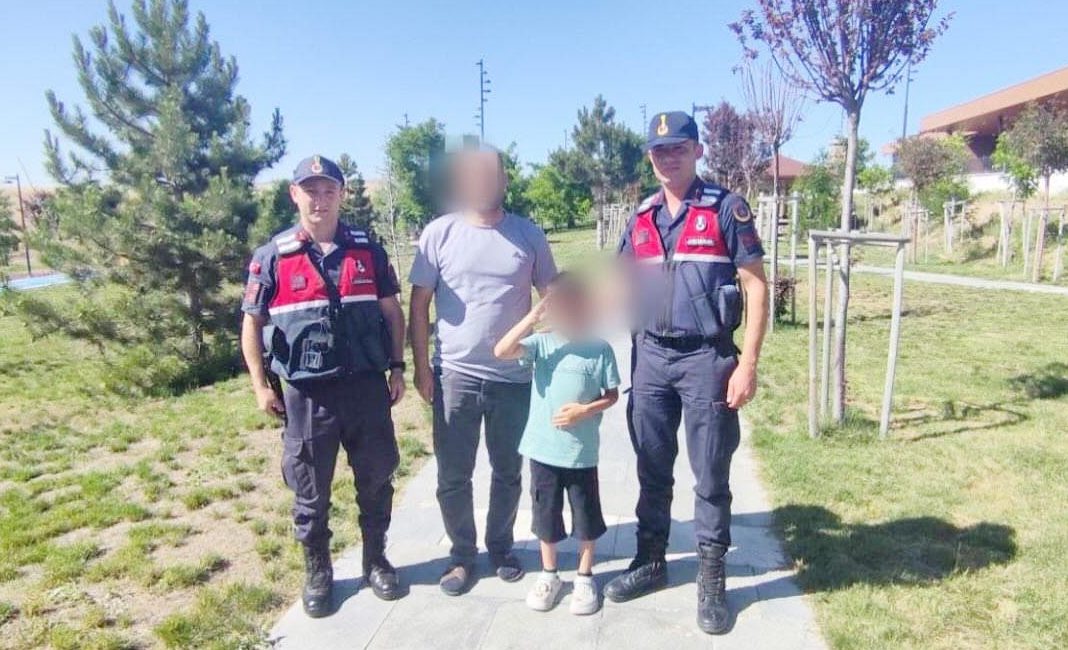 Yozgat’ın Sorgun ilçesinde bulunan Millet Bahçesi’nde bir çocuğun kaybolduğu ihbarı