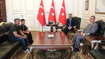 Yozgat Valisi Mehmet Ali Özkan, bursluluk sınavında tam puan alarak