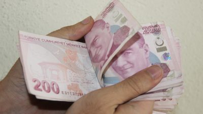 Emeklileri yakından ilgilendiren önemli bir gelişme Resmi Gazete’de yayımlandı. Yargıtay