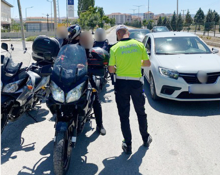 Yozgat İl Emniyet Müdürlüğü ekipleri, şehir merkezinde ve Muslubelen Uygulama