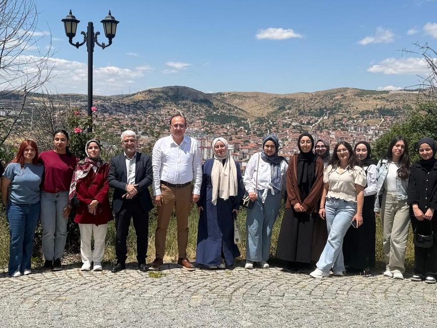 Yozgat’ta gençlere yönelik yürütülen “Sanala Bağımlı Değil Yaşama Bağlıyız” projesi