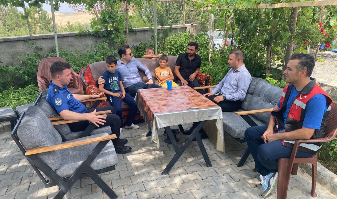 Saraykent Kaymakamı Mete Öztürk, ilçe genelinde yürüttüğü halkla buluşma ziyaretleri