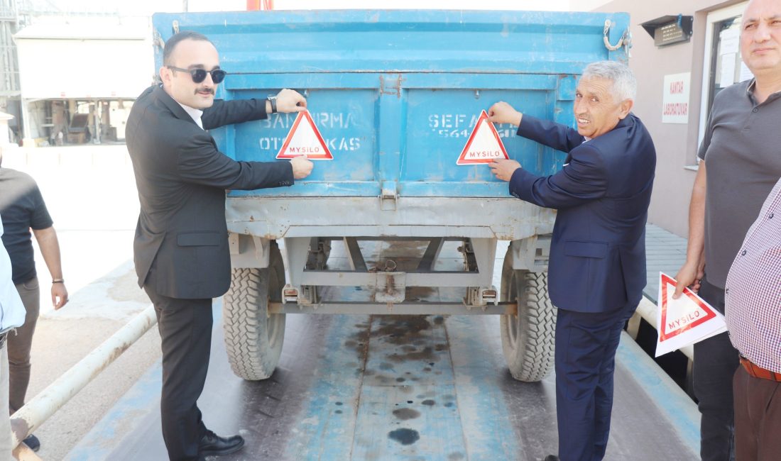 Şefaatli Kaymakamı Oğuzhan Yazar ve Şefaatli Belediye Başkanı Zeki Bozkurt,