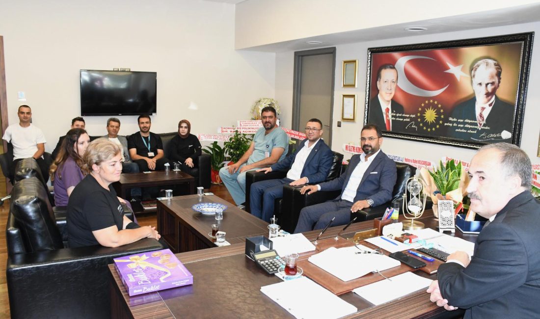 Sağlık-Sen Yozgat Şube Başkanı Gökhan Eroğlu ve yönetim kurulu üyeleri,