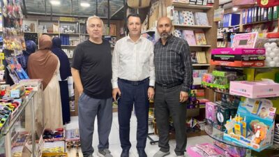 Sorgun Kaymakamı Abdurrezzak Canpolat, mesai bitimi ilçedeki esnaf ziyaretlerine devam