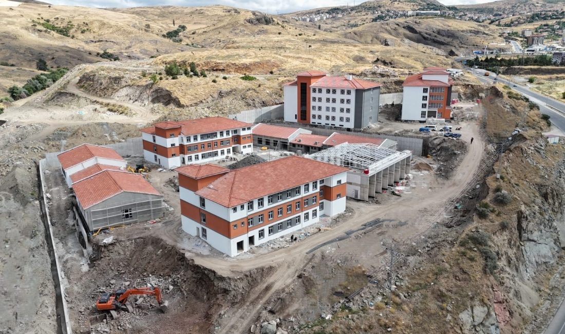 Yozgat Valisi Mehmet Ali Özkan, ilde yapımı tamamlanmak üzere olan